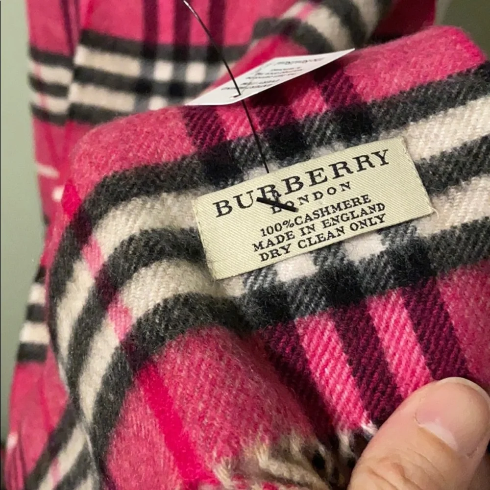 Burberry scarf - Picture 3 of 3